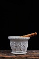 Decorative old 
Swedish mortar 
in white 
porcelain / 
wood with fine 
decorations. 
H:9,7 cm. ...