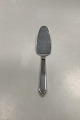 Georg Jensen 
Pyramid EPNS 
Silverplated 
Cake Server
Measures 
23,2cm / 9.13 
inch