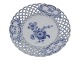 Blue Flower Curved
Double full lace plate from 1898-1923