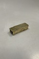 Antique Snuff Box in BrassMeasures 12cm x 4cm x 2,5cm (4.72 inch x 2.57 inch x 0.98 inch)