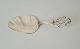 Cake spatula in 
silver 
decorated with 
leaves from 
1938 
Stamped the 
three towers - 
HS
Length ...