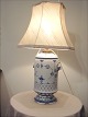 Royal 
Copenhagen Blue 
Fluted Plain - 
large kerosene 
lamp omlavet to 
electricity.
 Modeler: J. 
...