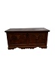 Chest in oak 
with a flat 
lid, as well as 
3 curved fronts 
and carvings 
from the ...