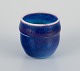 Stig Lindberg (1916-1982), Gustavsberg - Studio Hand,  miniature vase med glasur 
i blåviolette toner.