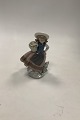 Lladro Spanish 
Figurine of 
Young Girl No 
5221
Measures 
16,5cm / 6.50 
inch
