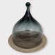 Cheese bell, 
Smoke Coloured, 
17 cm in 
diameter, 19 cm 
high *With worn 
wooden dish*