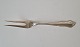 Rita serving 
forkn in silver 

Stamped the 
three towers 
1946 
Length 22.5 
cm.