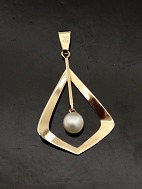 14 carat gold pendant