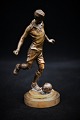 Fine, old detailed bronze figure of a football player with a fine patina. Height: 13cm.