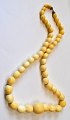 Ivory necklace- 
consisting of 
round balls in 
varied sizes, 
19/20. C. L: 60 
cm.
Perfect 
condition!