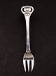 Evald Nielsen 
cake fork no. 9 
L. 12.5 cm. 
Item No. 540608 
Stock: 1