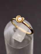 8 carat gold ring  with pearl