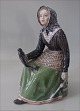 Dahl Jensen 
1150 Skovshoved 
girl selling 
fish 22 cm 
Factory 1st and 
in mint 
condition 
Skovser ...