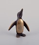 Walter Bosse, Østrig. Miniature. Stående pingvinunge i bronze.