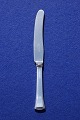 Evald Nielsen No 32 Danish sterling silver 
flatware Congo.  dinner knives 21cms with short 
handle