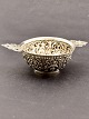 Brushed silver 
bowl D.13 cm. 
H. 6 cm. 19.c. 
subject no. 
543018
