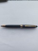 Classic black 
Montblanc 
Meisterstück 
ballpoint pen. 
Appears in good 
condition. 
Engraved text 
on ...