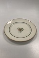 Royal 
Copenhagen 
Fensmark Dinner 
Plate No 
884/9586. 
Measures 25 cm 
(9 27/32 in). 
Slight wear ...
