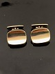 8 carat gold 
cufflinks 1.6 x 
1.9 cm. from 
goldsmith 
Herman Siersbøl 
Cph. subject 
no. 543214