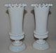 Pair of white 
opaline vases 
with ruffled 
edges, approx. 
1900. Height,; 
20.5 cm.