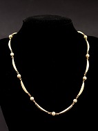 14 carat gold necklace with pearls