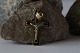 Beautiful and 
detailed gold 
cross in 14 
carat gold, 
made as a 
double cross in 
both red and 
white ...