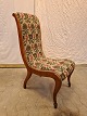 Flugtstol i 
massivt 
bøgetræ, fra 
1900erne.
Den har 
brugsspor/patina.

Ryghøjde 102cm 
Sædehøjde 38cm