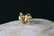 Nice ear studs in 14 carat gold, designed like dolphins. The ear studs are nicely designed so ...
