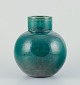 Europæisk studiokeramiker. Stor keramikvase i modernistisk stil med grøn glasur.