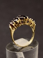 8 carat gold ring  with garnets