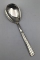 O. V. Mogensen 
Silver 
Champagne 
Serving Spoon 
Measures 20.6 
cm (8.11 inch)