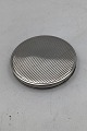 Dansk Silver 
Compact 
Measures Diam 
7.5 cm (2.95 
inch) Weight 
incl mirror 
77.6 gr (2.74 
oz)