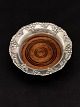 Silvered wine 
tray with 
wooden base D. 
17 cm. Item No. 
552088