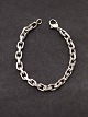 Sterling silver 
anchor bracelet 
22 cm. weight 
36.2 grams item 
no. 552353