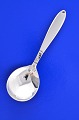 Frantz 
Hingelberg 
Aarhus, 
sterling silver 
cutlery, 
pattern no. 12. 
Designed by 
Svend Weihrauch 
...