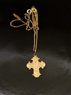 8 carat gold Dagmar cross and chain