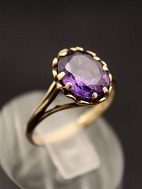 9 carat gold ring  with amethyst