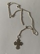 Beautiful 
necklace round 
anchor in 
sterling 
silver, stamped 
925S BNH with 
daily cross 
830S. The ...