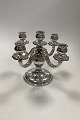 5-armed 
Silverplate 
Candelabras 
Measures 21cm 
high og 26,5cm 
dia ( 8.27 inch 
x 10.43 inch )