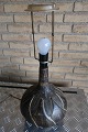 Vintage table lamp, signed "Bjørn", who over the 
years has made quite many lamps
Beautiful and creative lamp, pottery
H: 31cm exkl. socket
The price includes the holder for the shade
In a good condition