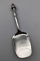 C. Jensen 
Silver 
Ornamental 
Server 
(Amethyst) 
Measures 19.5 
cm (7.67 inch)