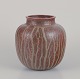 Arne Bang, own 
workshop. Large 
ceramic vase 
decorated in 
shades of 
brown.
Model ...