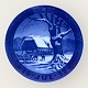 Royal 
Copenhagen, 
Christmas 
plate, 1952, 
Feeding house 
in Dyrehaven, 
18 cm in 
diameter, 
Design ...