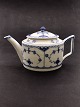 Royal 
Copenhagen blue 
fluted teapot 
1/684 1st 
sorting item 
no. 557828