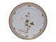 Royal 
Copenhagen 
Flora Danica, 
luncheon plate.
Decoration 
number 20/3572.
The factory 
mark ...
