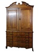 Baroque cabinet 
with drawers 
made of baroque 
oak from 1740. 
A piece of 
furniture of 
very high ...