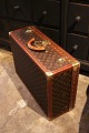 Original 
vintage LOUIS 
VUITTON Auth 
President 
Monogram Hard 
Case travel 
suitcase in 
SUPER fine ...