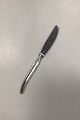 Marquis Silver 
Plated Dinner 
Knife. Marked 
SCF - NS. 
Measures 22.4 
cm / 8.81 in.