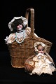 2 fine old 
dolls with 
porcelain 
heads, real 
hair and fine 
lace fabric 
dresses.
Doll no. 1) H: 
...