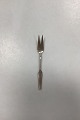 Congress Silver 
Plated Cold 
Meat Fork. 
Brand Cohr 
ATLA. 
Measures 14.2 
cm / 5.6 in.